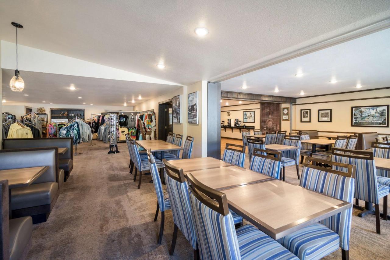 Best Western Golden Spike Inn & Suites Хил Сити Екстериор снимка