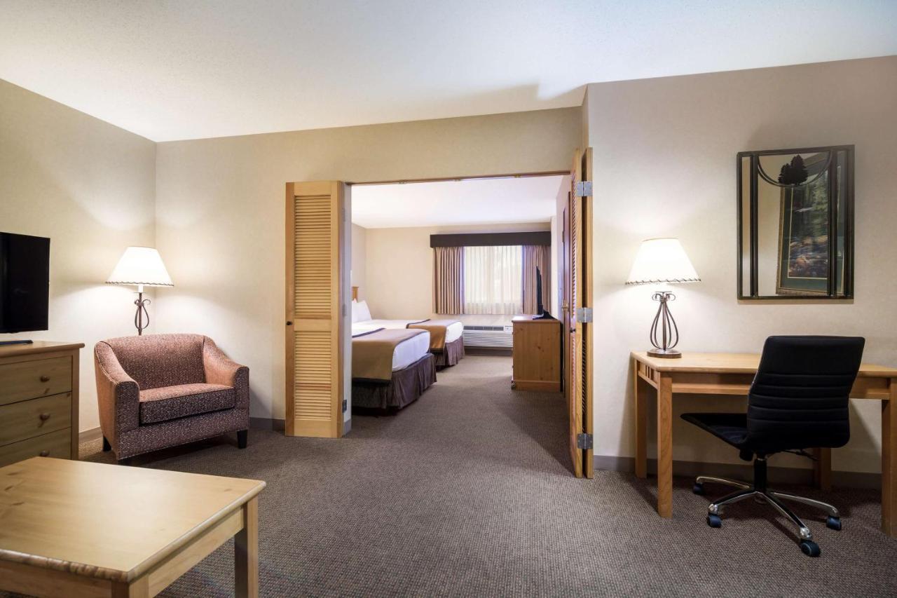 Best Western Golden Spike Inn & Suites Хил Сити Екстериор снимка