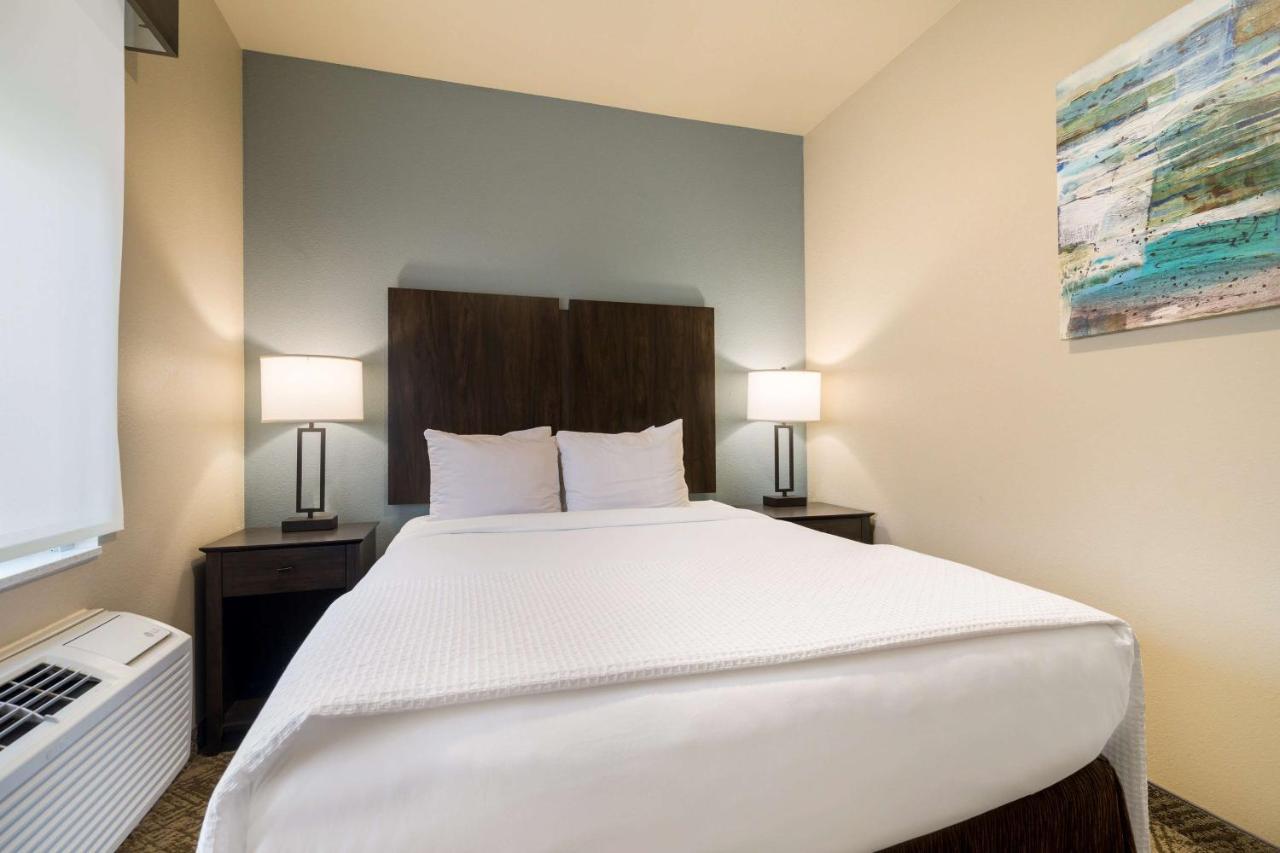 Best Western Golden Spike Inn & Suites Хил Сити Екстериор снимка