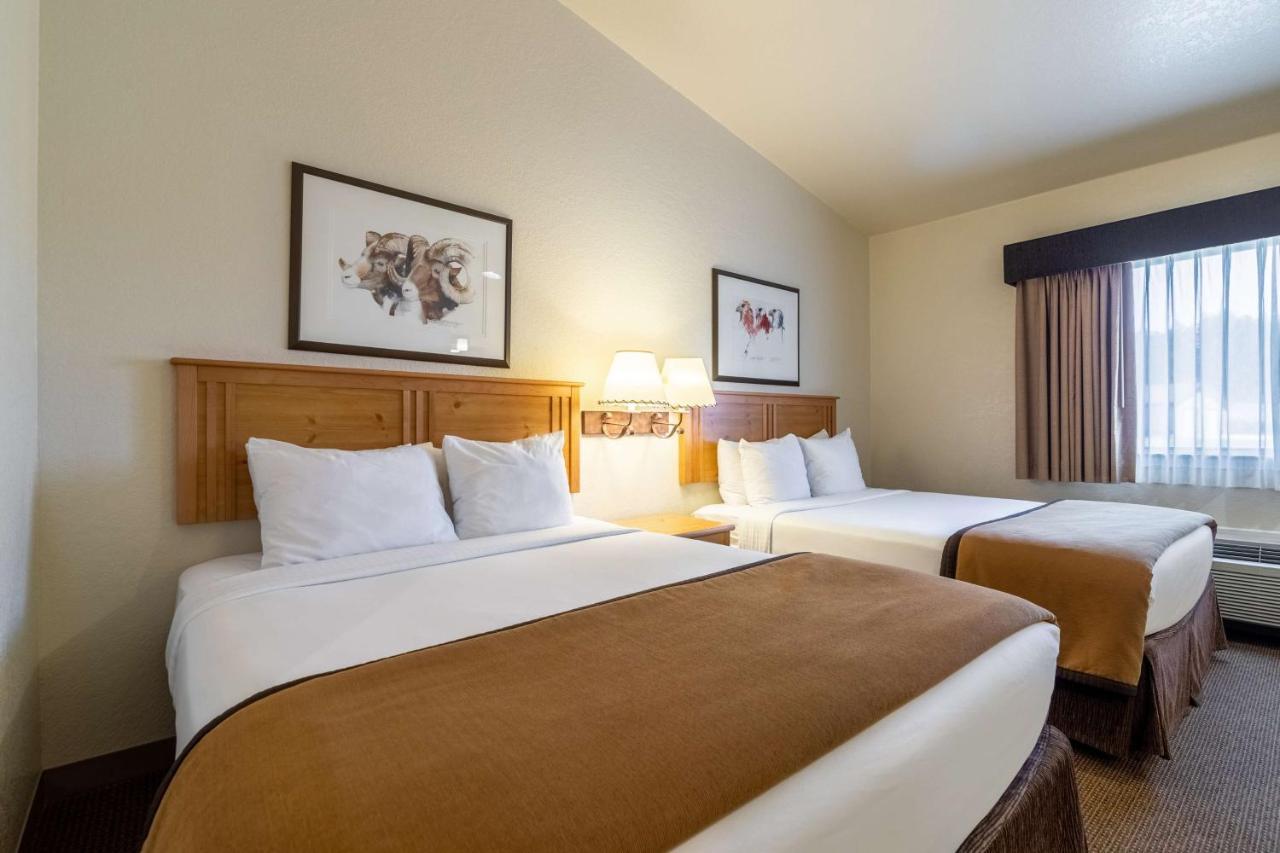 Best Western Golden Spike Inn & Suites Хил Сити Екстериор снимка